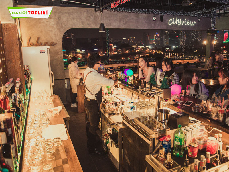 la-lune-rooftop-beer-quan-cocktail-dep-o-ha-noi-hanoitoplist