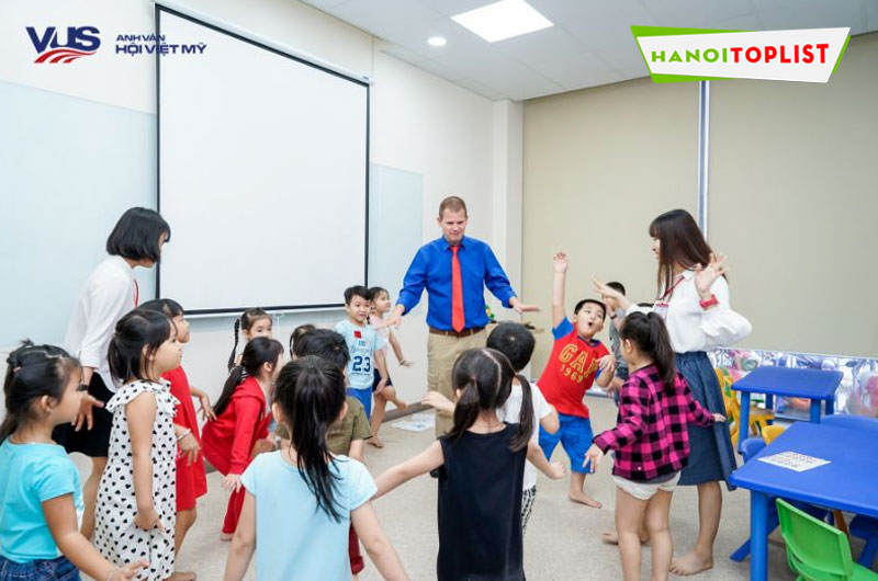trung-tam-tieng-anh-ha-noi-tot-can-nhung-yeu-to-gi-hanoitoplist