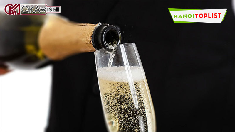 gia-ruou-vang-phap-nhap-khau-co-dat-khong-hanoitoplist-1