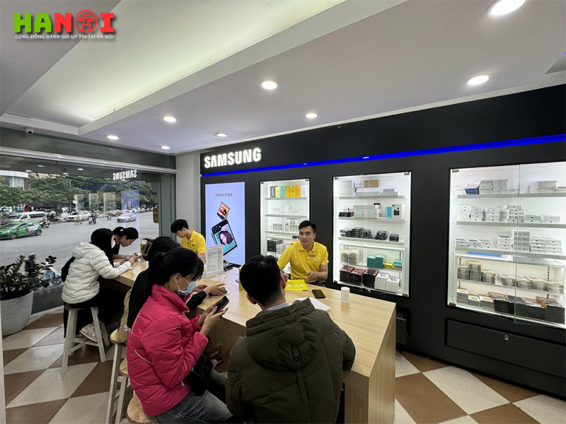 clickbuy-cung-cap-da-dang-cac-thiet-bi-cong-nghe-chinh-hang-hanoitoplist